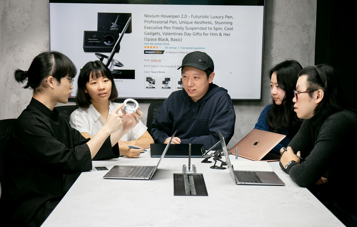 「極山科技」以低成本「群募＋電商」兩路並進策略，成功打進美國、日本、瑞士、法國、加拿大、韓國等七十多國市場。